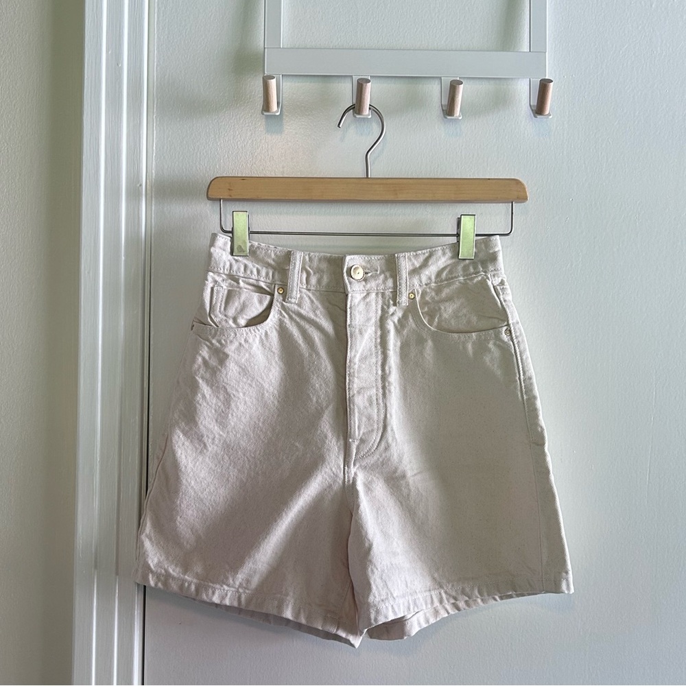 Zara: ‘Mom’ Denim Short